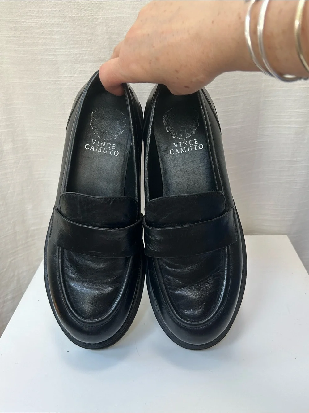 Vince Camuto Black Leather Classic Preppy Neitral Penny Loafers